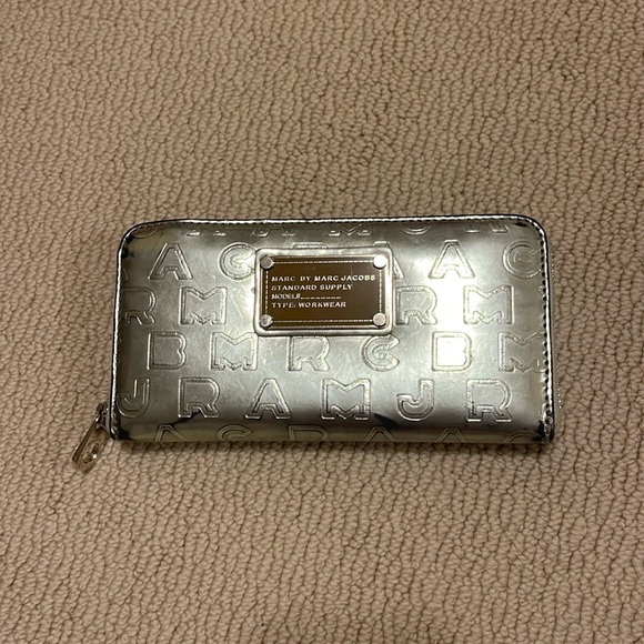Marc by Marc Jacobs long wallet light gold - Picture 1 of 6